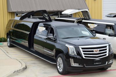 Consider These Things Before You Hire a Limousine Service for Your Prom